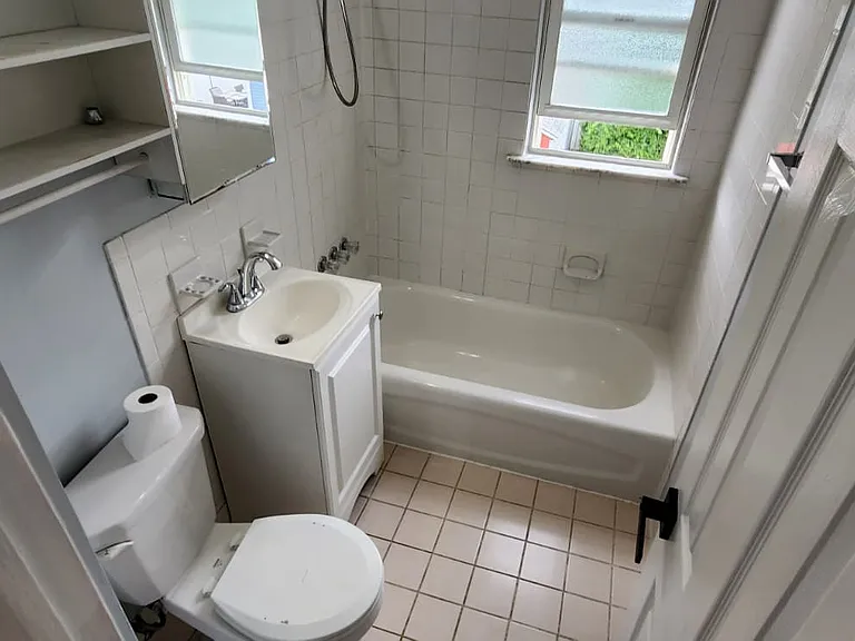 512 Rosewood Ter #2 — Photo 7