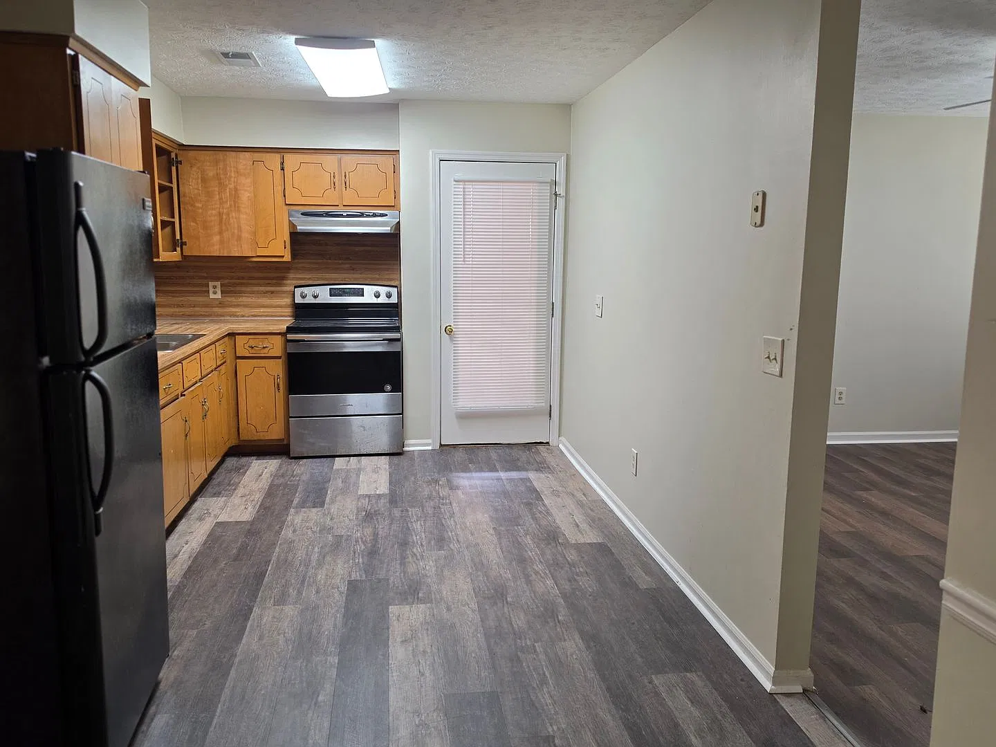 Newly Updated 3 BR 1.5BA — Photo 2