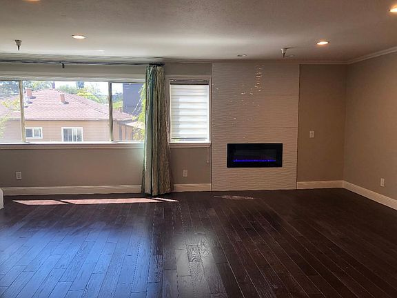 2nd image of 552 Cambridge Ave
