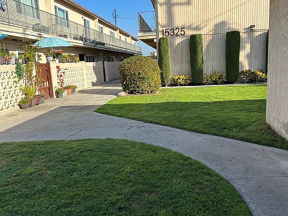 3rd image of 15325 Bellflower Blvd