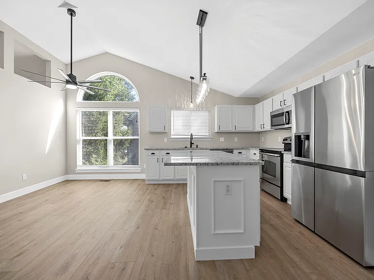 8050 Knights Crossing Dr — Photo 28