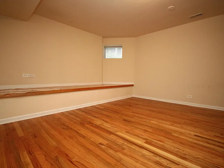 3150 N Honore St #1 — Photo 9