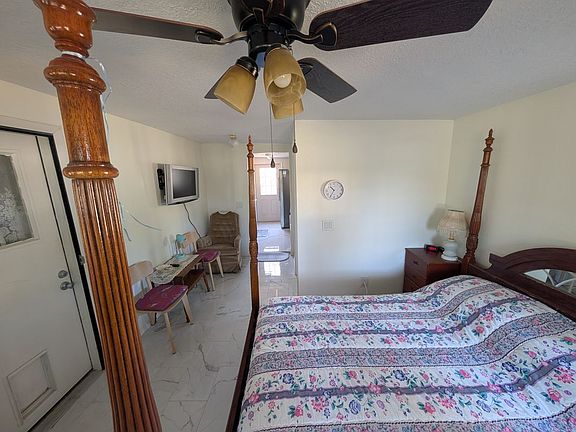 3rd image of 2050 N Shannon Ave