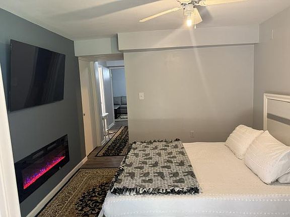 4th image of 15255 Streamside Ct