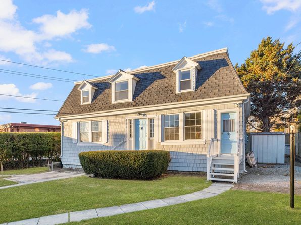 54 Coggeshall Ave #2