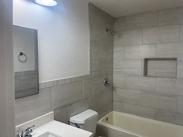 1145 S Fresno Ave — Photo 10