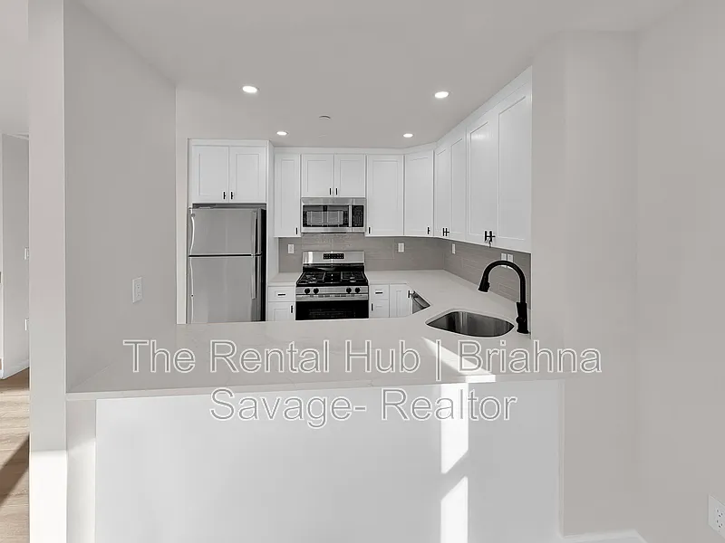 1 bed, 1.0 bath, 700 sqft, $2,950 — Photo 1