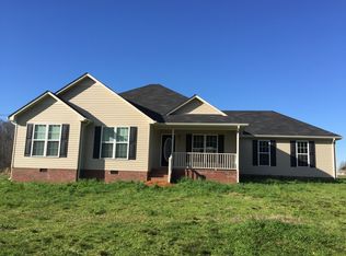94 Jenkins Dr, Fayetteville, TN 37334