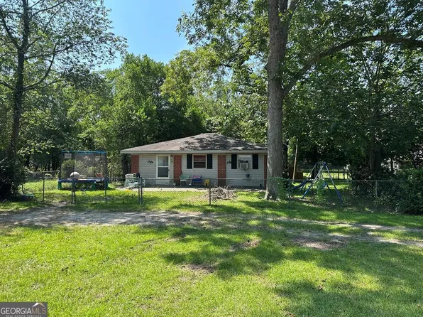 9 Stella St, Hazlehurst, GA 31539