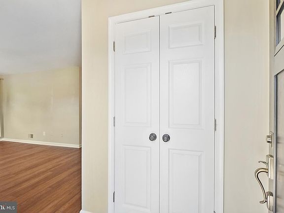 3rd image of 206 Crabb Ave