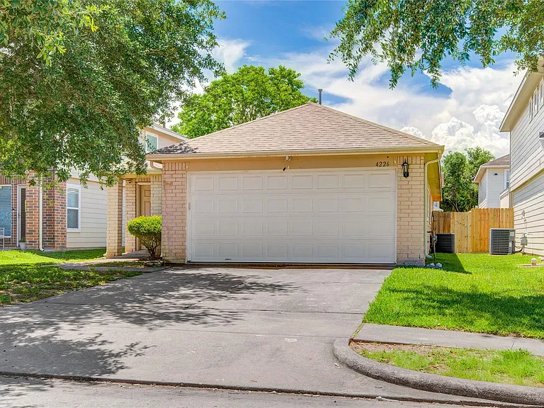 4226 Richmeadow Dr — Photo 1