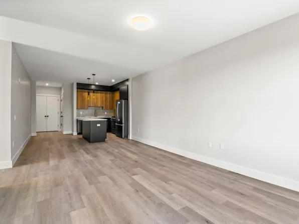 2021 Jones Road image 3 of 12