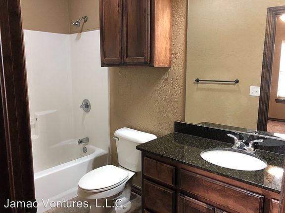 3rd image of 213 Aspen Ln