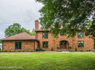 1801 Country Club Rd, Indianola, IA 50125