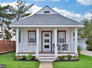 20 E Goldsborough Ave, Brant Beach, NJ 08008