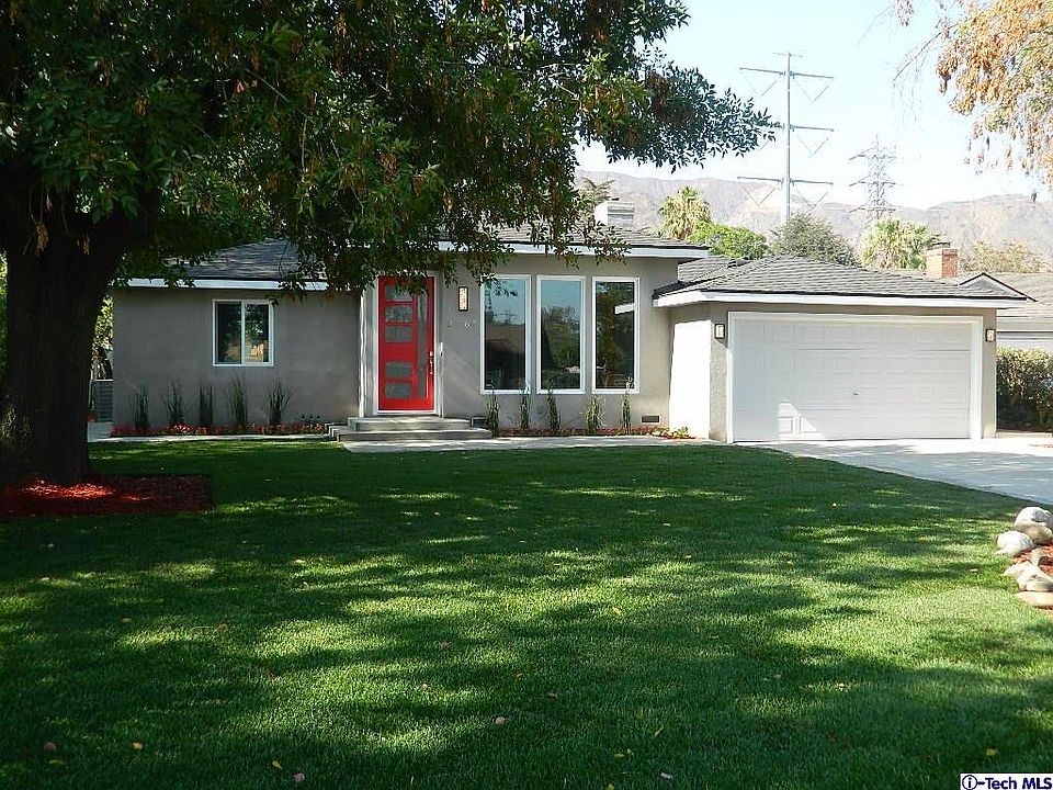 1st image of 2765 Royal Oaks Dr