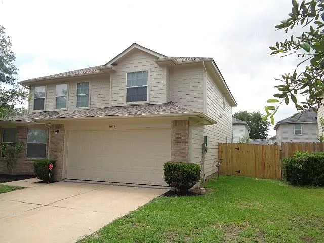 5 bed, 2.5 bath, 2276 sqft, $1,995 — Photo 3