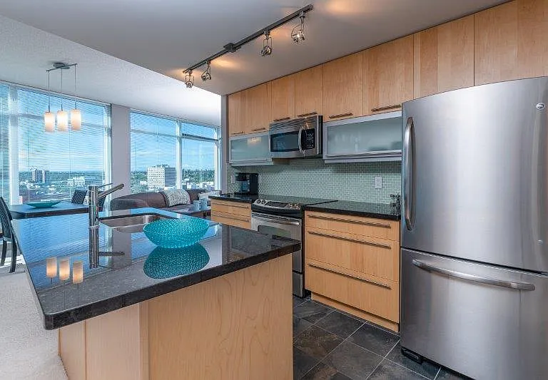 215 13th Ave SW #1305 — Photo 6