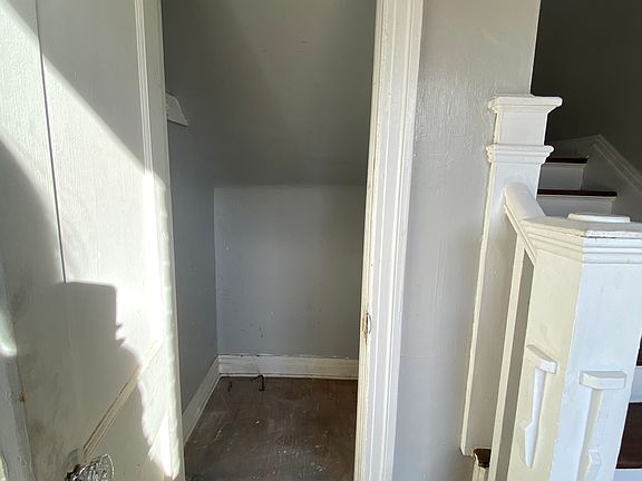 2nd image of 1130 N Ellison Ave