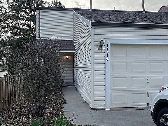 2nd image of 11516 S 132nd St