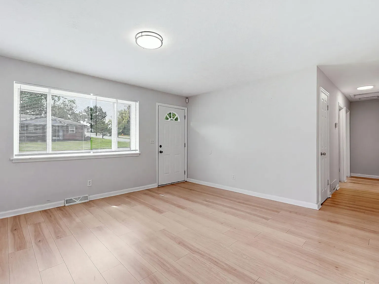 3 bed, 1838 sqft, $1,900 — Photo 4
