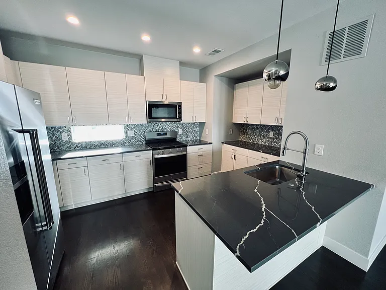 1581 Grove St #1 — Photo 10