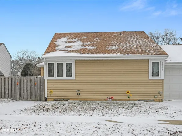 2S663 Harvard Dr, Warrenville, IL 60555
