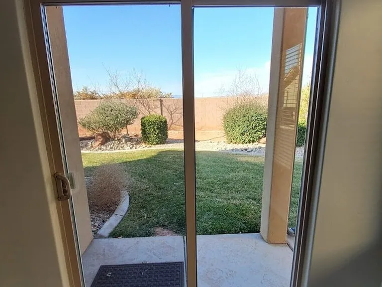 671 N Bluffview Cir — Photo 35