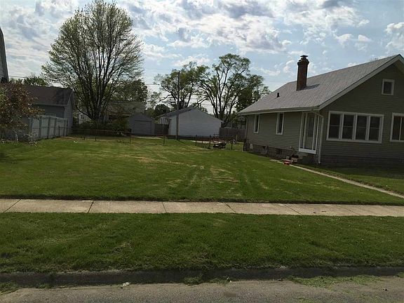 3rd image of 2117 Berkley Pl