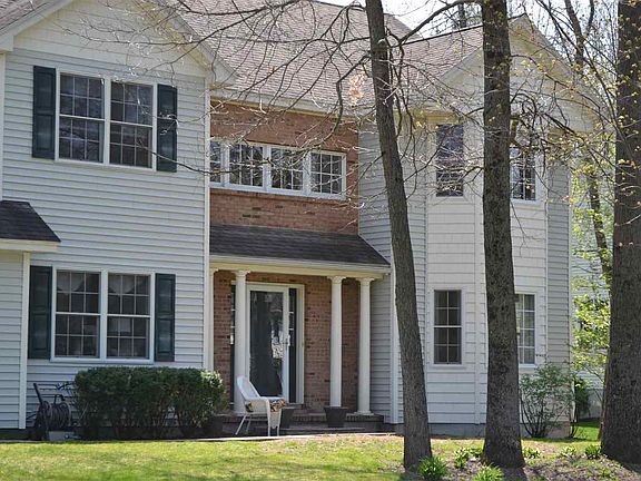 4th image of 7 Sweetbriar Dr