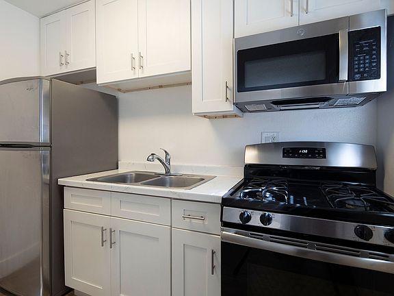 5th image of 2600 Kremeyer Cir #25-07