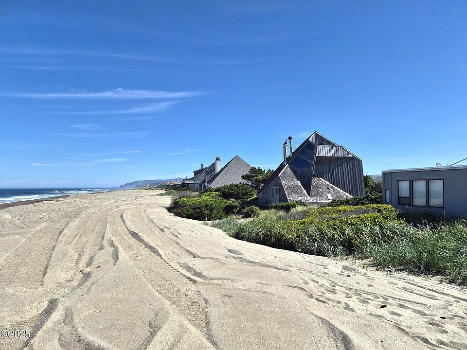 2nd image of 321 Salishan Dr