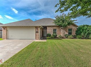 3644 W Clearwood Dr, Fayetteville, AR 72704