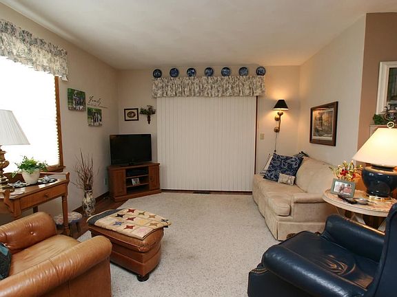 2nd image of 4315 Pickwick Dr
