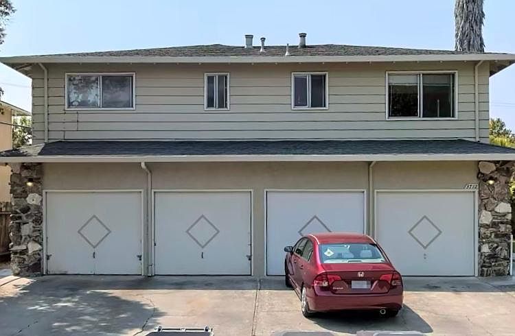 1st image of 3712 Underwood Dr #3