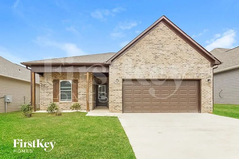 3 bed, 2.0 bath, 1801 sqft, $1,875 — Photo 1