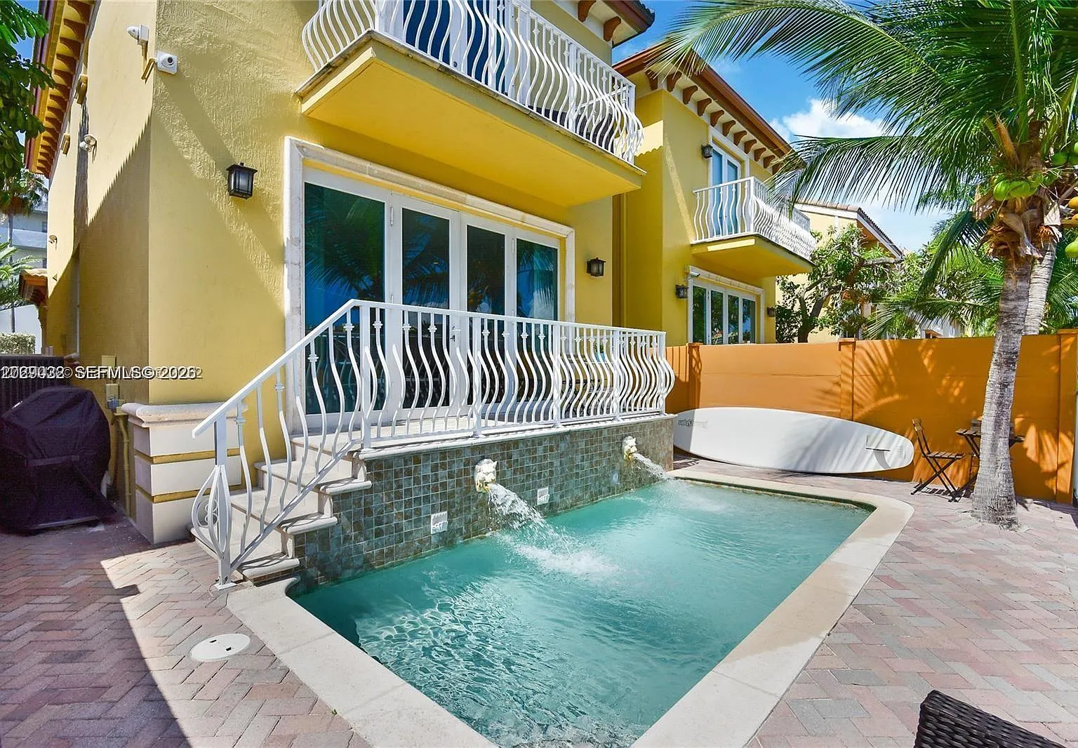 Shoreline Condo — Photo 4
