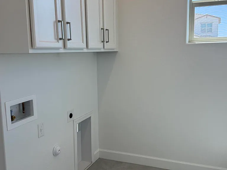 2921 E Mission Ln — Photo 17
