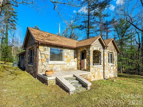 104 Campground Rd, Hendersonville, NC 28791