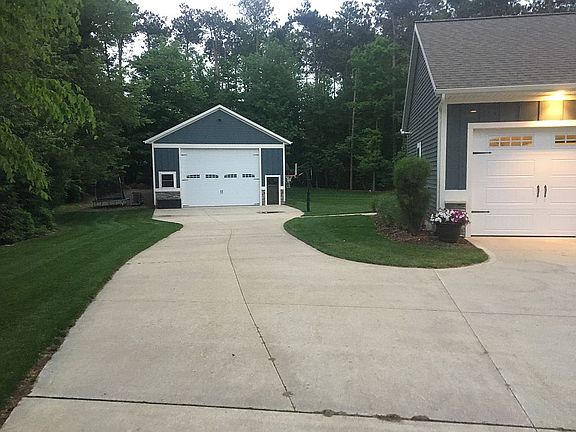 5th image of 12156 White Pine Dr