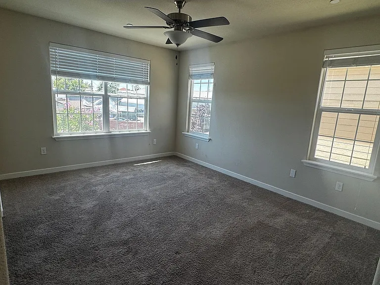 120 Ivy St — Photo 13