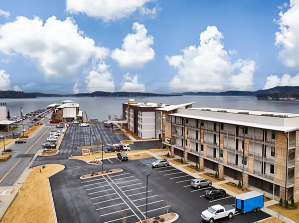 2699 Paddle Wheel Dr #1-204, Guntersville, AL 35976