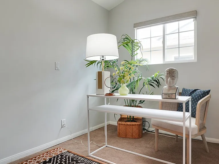 13360 Magnolia Blvd — Photo 35