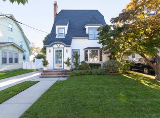 75 Tarance St, Rockville Centre, NY 11570