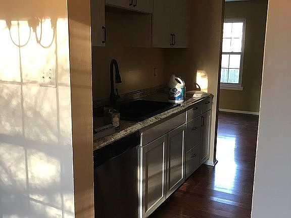4th image of 1830 Oriole Ct