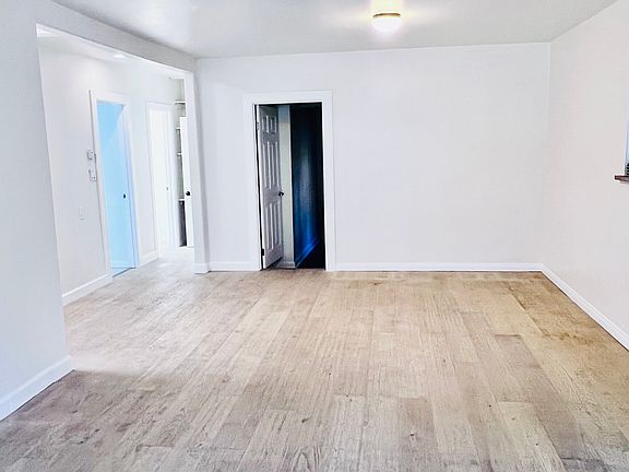 4th image of 327 S Euclid Ave