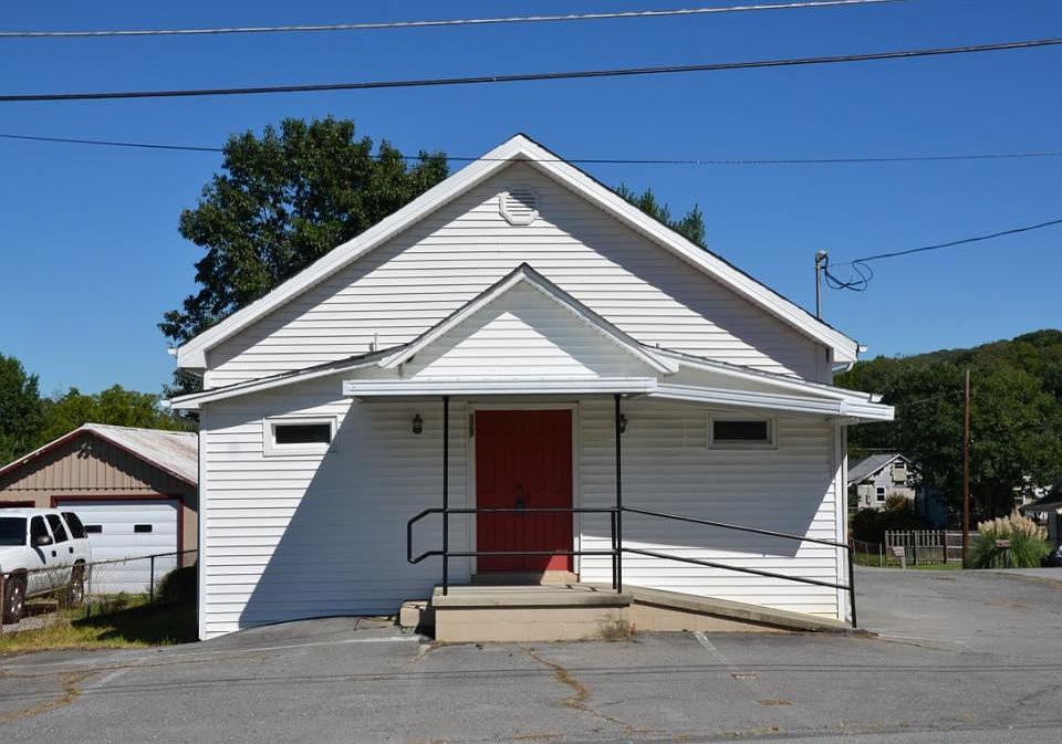 1st image of 327 Cannon St