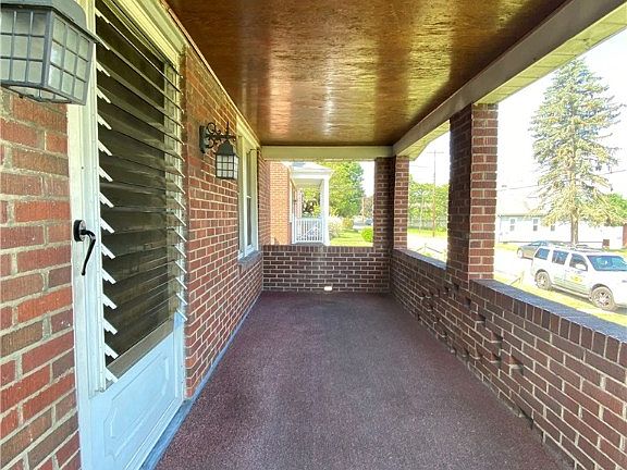 3rd image of 713 Manning Ave