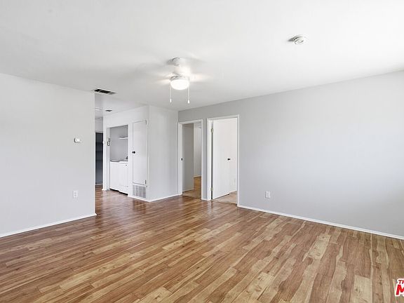 5th image of 2752 Guirado St