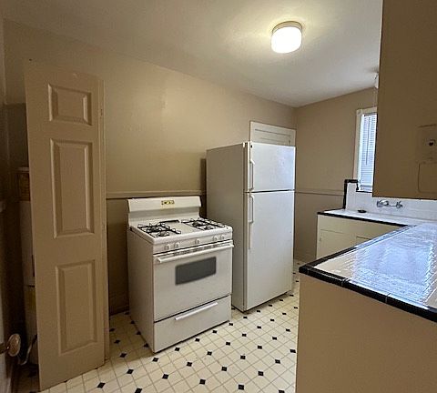 3rd image of 756 Carol Marie Dr #4